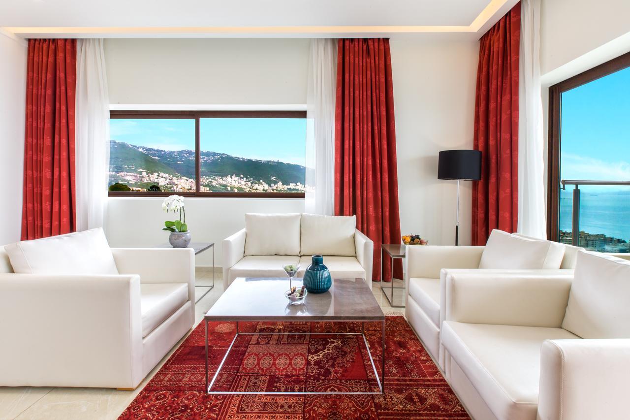 Burj On Bay Hotel Jounieh Bagian luar foto